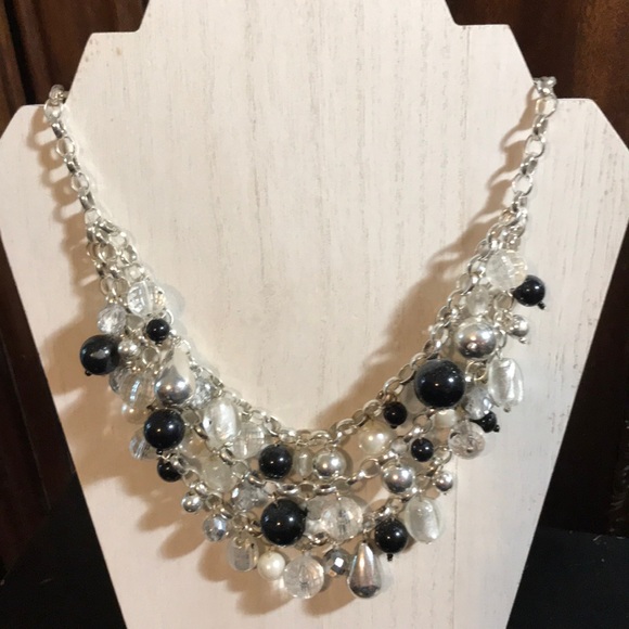 Statement necklace w/Beads in Black & White - Picture 2 of 6